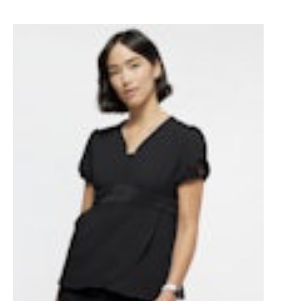 Jaanuu 3XW  New unopened keyhole sleeve Tulip Top and the daily pant black